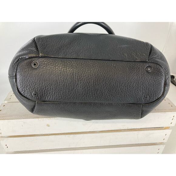 MICHAEL KORS, MEDIUM SIZE BLACK PEBBLED LEATHER HANDBAG - Picture 8 of 16